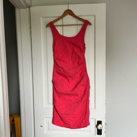 Coral fitted dress Medium - Picture 1 of 4